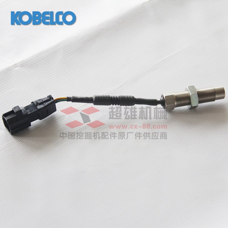 1803006 飛輪殼下面帶線轉速傳感器(3).JPG